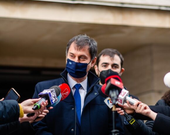 Επίσημη επίσκεψη στη Μόσχα του Χάρη Θεοχάρη