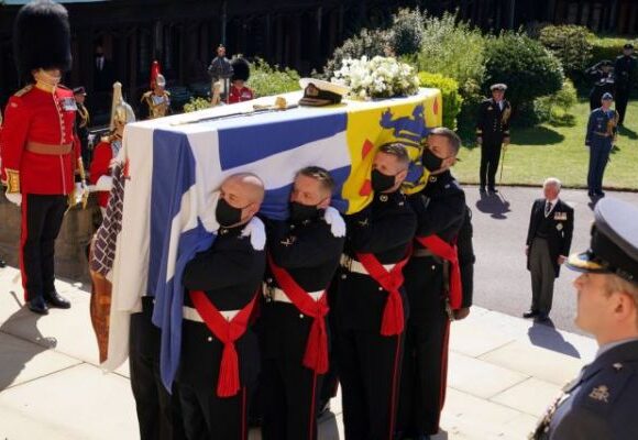 Κηδεία Φιλίππου : Η Βρετανία αποχαιρέτησε τον πρίγκιπα – Τα δάκρυα και η μοναξιά της Ελισάβετ