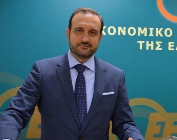 Κόλλιας: Οι φορολογικές και ασφαλιστικές ελαφρύνσεις αποτελούν οδηγό για την επιστροφή σε βιώσιμη ανάπτυξη