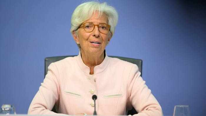 Λαγκάρντ: Να μην αποσυρθούν πρόωρα τα «δεκανίκια» που στηρίζουν την οικονομία