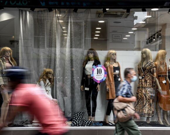 Λιανεμπόριο: Ανοίγουν Mall σε «κόκκινες» περιοχές – Τι ισχύει για Θεσσαλονίκη, Αχαΐα και Κοζάνη