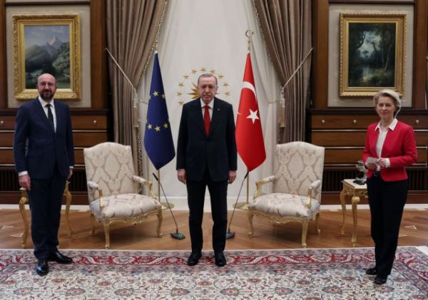 Ούρσουλα για «sofagate» : Δεν θα επιτρέψω να ξανασυμβεί αυτό που έγινε στην Άγκυρα