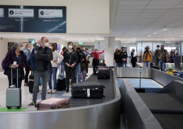 «Πράσινο διαβατήριο» για τουρισμό – Τι συμφώνησαν Ελλάδα και άλλες 12 χώρες της ΕΕ