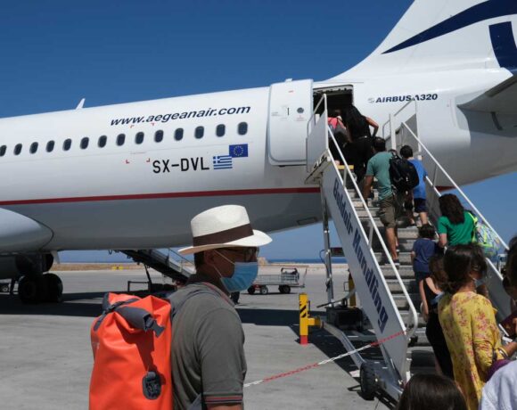 Final Data: Greece Arrivals, Travel Receipts Take A Blow In 2020