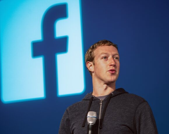 To Facebook αρνείται την πρόσληψη σε μαύρους υποψηφίους
