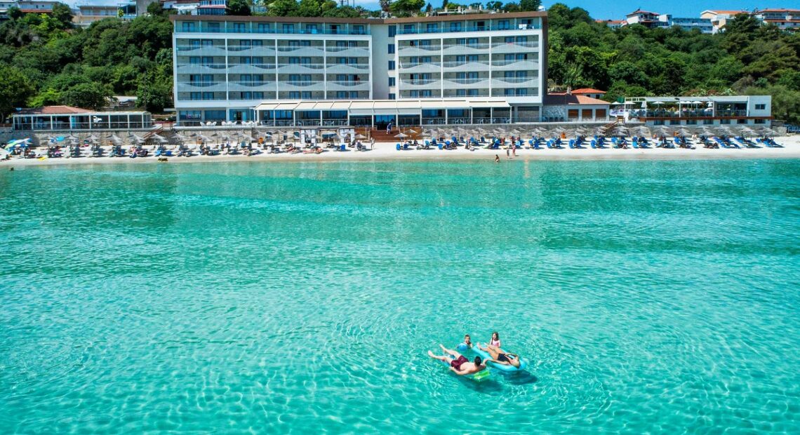 Ammon Zeus Hotel Invites Travelers To Halkidiki