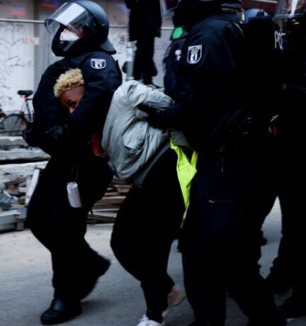 Βερολίνο: 240 συλλήψεις σε διαδηλώσεις για την Εργατική Πρωτομαγιά