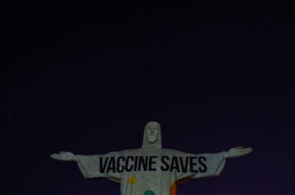 Βραζιλία: Εν μέσω εκατόμβης νεκρών, η εκστρατεία εμβολιασμού καθυστερεί