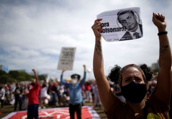 Βραζιλία: Χιλιάδες στους δρόμους κατά του Μπολσονάρο