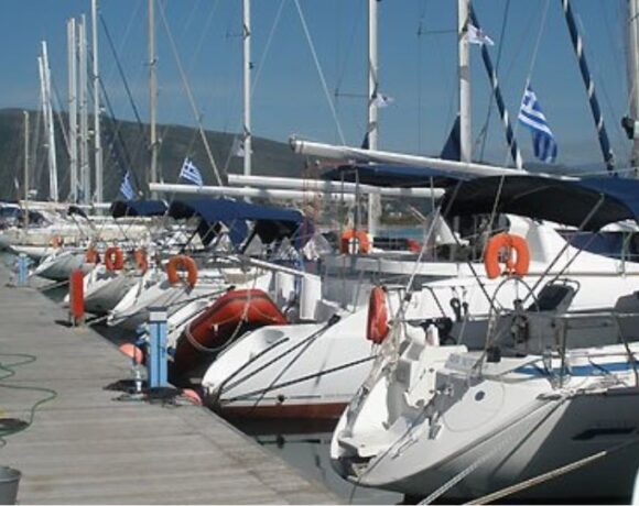 Βloomberg: Αφιέρωμα στον τουρισμό με σκάφος στην Ελλάδα
