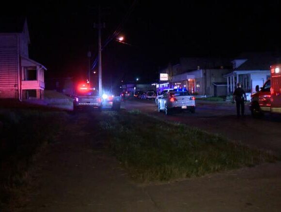 Η σιωπηρή… σφαγή στις ΗΠΑ: 12 νεκροί, ανάμεσά τους ανήλικοι, και 15 τραυματίες από πυροβολισμούς