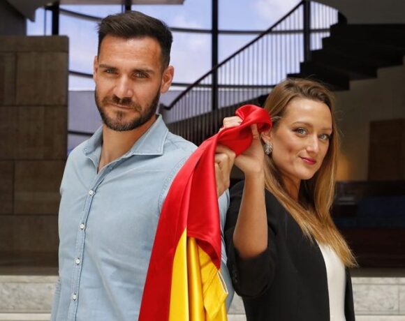 Μπελμόντε Κραβιότο οι σημαιοφόροι της Ισπανίας στην τελετή έναρξης