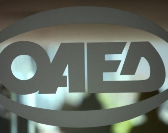 ΟΑΕΔ: Δύο νέα προγράμματα για 15