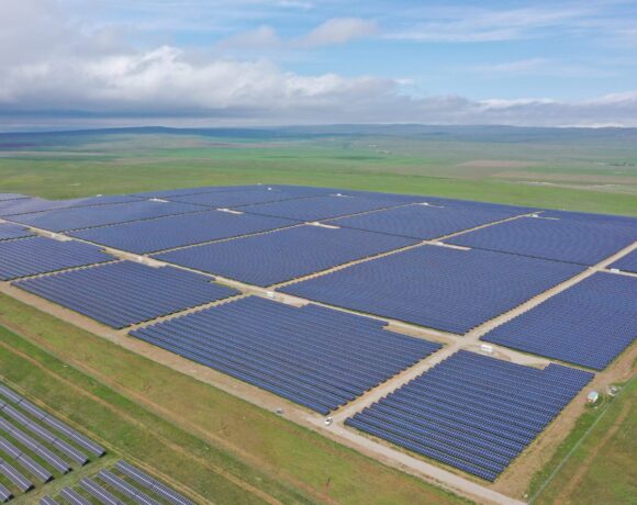 ΡΑΕ: «Πράσινο» σε νέες άδειες ΑΠΕ ισχύος 27 Gw