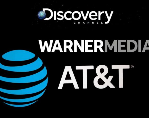 Συγχώνευση μαμούθ μεταξύ της At&t και της Warner Bros
