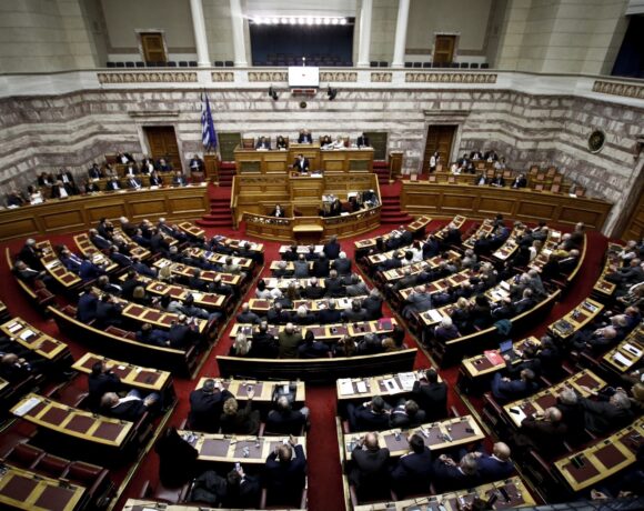 Ψήφος απόδημων Ελλήνων: Αρνητικός ο ΣΥΡΙΖΑ – Πολιτική «κόντρα» για το ν/σ