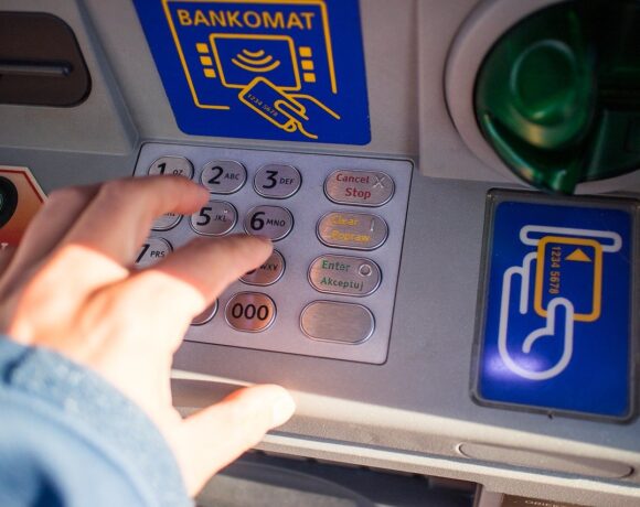 Eπίδομα 534: Πότε πληρώνονται οι αναστολές Απριλίου – «Ζεστό» χρήμα σε χιλιάδες δικαιούχους