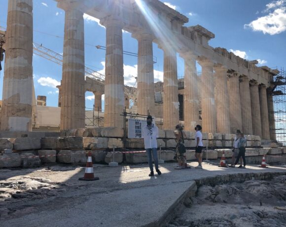 Greek Tourist Guides To Get Covid 19 Support In Full, Says Minister