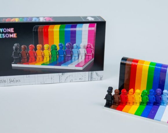 Lego: Λανσάρει το πρώτο σετ για την Lgbtq+ κοινότητα – «Όλοι είναι φοβεροί»