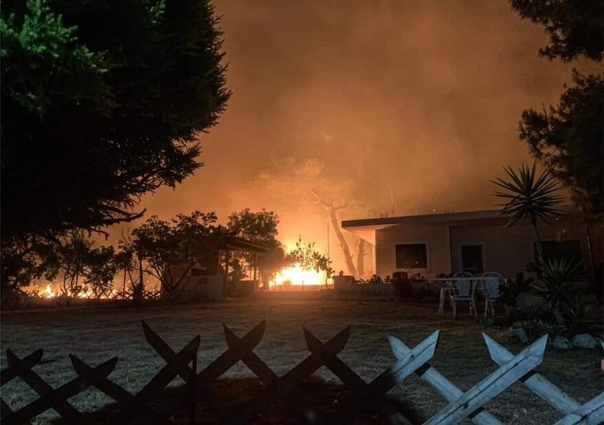 Meteo για φωτιά στην Κορινθία: Στάχτη πάνω από 71