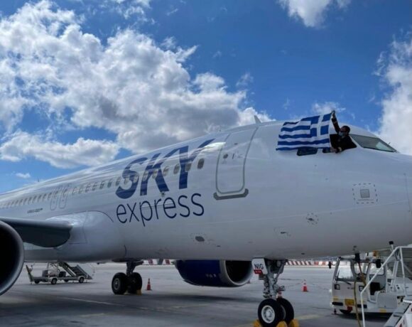 SKY express: Μεταφορά του Αγίου Φωτός σε 6 προορισμούς στην Ελλάδα