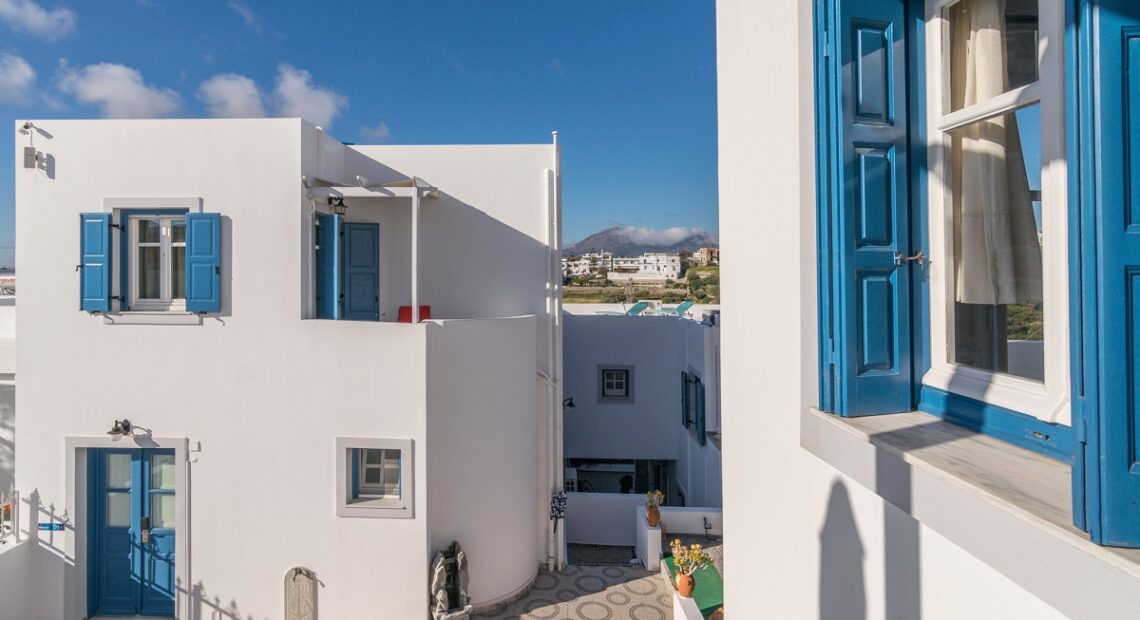 ‘vivere A Plakes’ On Milos Opens Its Doors To Travelers