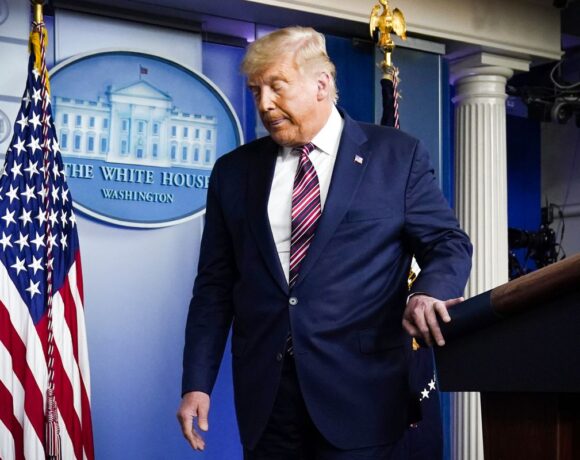 Washington Post: Η κυβέρνηση Τραμπ απέκτησε κρυφά τηλεφωνικά αρχεία δημοσιογράφων της