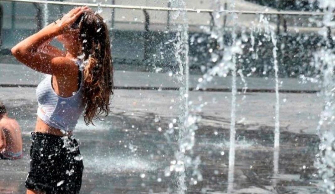 Έρχεται καύσωνας: Ποιες μέρες θα αγγίξει τους 44 βαθμούς Κελσίου ο υδράργυρος