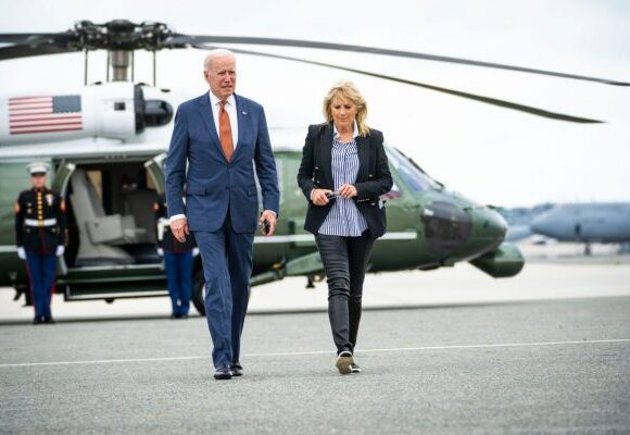 Αναζητώντας κοινούς εχθρούς: ο Τζο Μπάιντεν θέλει να συσπειρώσει τη Δύση απέναντι σε Κίνα και Ρωσία