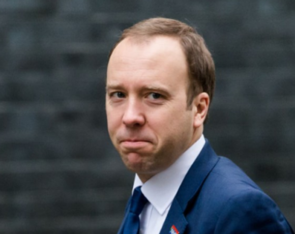 Βρετανία: Παραιτήθηκε ο υπουργός Υγείας Ματ Χάνκοκ