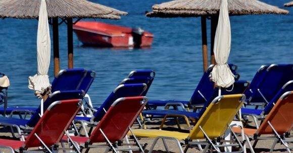 Καλοκαιρινή άδεια: Πόσες μέρες δικαιούστε – Πότε καταβάλλεται το επίδομα αδείας