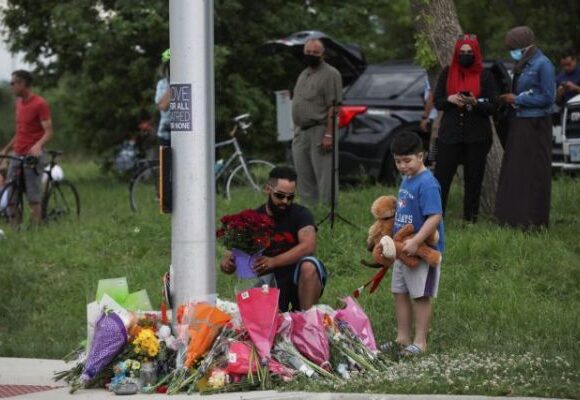 Καναδάς: «Προμελετημένη» η δολοφονική επίθεση με φορτηγάκι – Τέσσερις νεκροί, ένα αγοράκι χαροπαλεύει