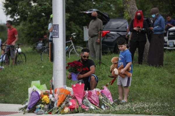 Καναδάς: «Προμελετημένη» η δολοφονική επίθεση με φορτηγάκι – Τέσσερις νεκροί, ένα αγοράκι χαροπαλεύει