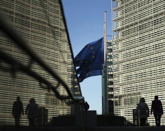 Κομισιόν: Να διατηρηθεί η γενική ρήτρα διαφυγής του Συμφώνου Σταθερότητας μέχρι και το 2022