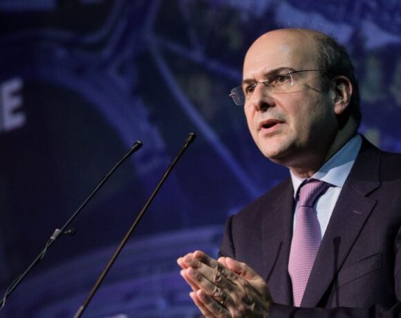 Χατζηδάκης: Από την επόμενη εβδομάδα σε ισχύ η διάταξη για τις παράνομες απεργίες