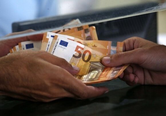 Αναδρομικά: Ξεκινούν πληρωμές – Ποιοι συνταξιούχοι πάνε πρώτοι Ταμείο