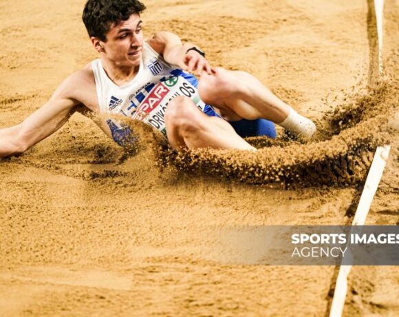 Ανδρικόπουλος – Τζένγκο αγωνίζονται στο Σεκεσφέχερβαρ