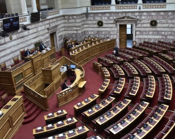 Βουλή: Ψηφίστηκε με 158 «ναι» το νομοσχέδιο για το νέο σχολείο