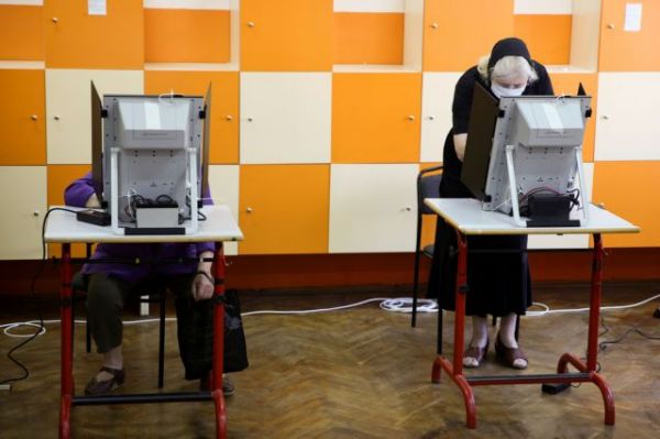 Βουλγαρία: Στις κάλπες ξανά οι πολίτες – Για δεύτερη φορά σε 100 ημέρες
