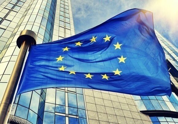 Η Ευρωπαϊκή Επιτροπή ενέκρινε το Σχέδιο Ανάκαμψης και Ανθεκτικότητας ύψους 1,2 δισ