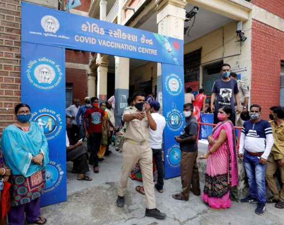 Ινδία: Τα υπέρογκα ποσά νοσηλείας στρέφουν τους πολίτες στο crowdfunding