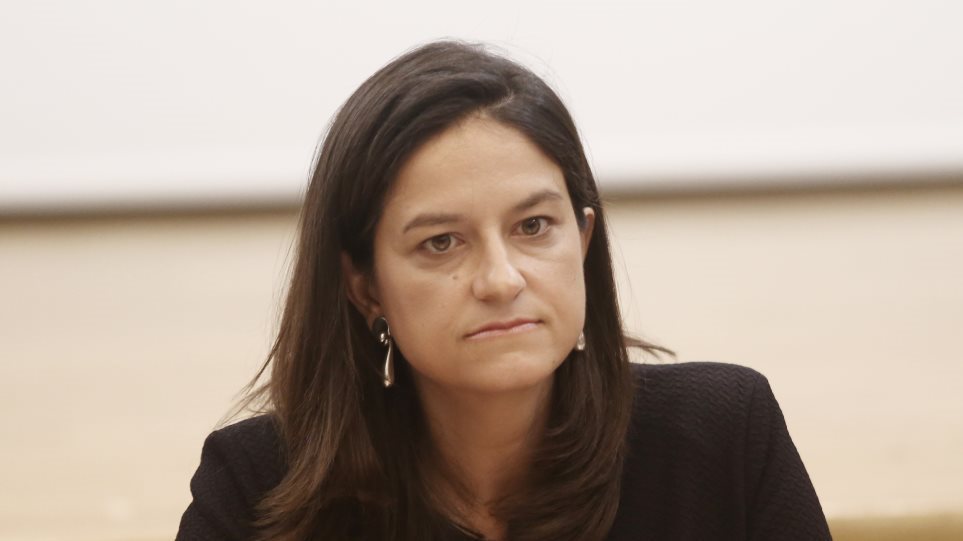 Κεραμέως: Αλλάζουν τα πρωτόκολλα στα σχολεία για να μην κλείνουν τμήματα με το πρώτο κρούσμα (vid)