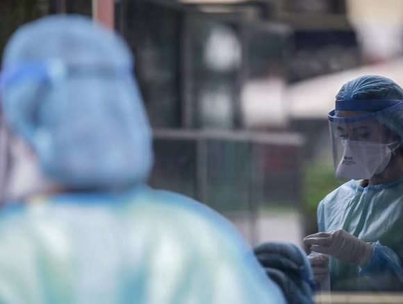 Κορωνοϊός: Καλπάζει το τέταρτο κύμα