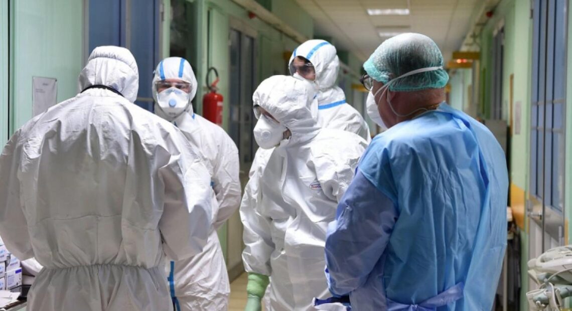 Κορωνοϊός: Πότε η μετάλλαξη Δέλτα θα φέρει κορύφωση στα κρούσματα – Τι λένε οι ειδικοί (vid)