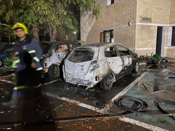 Κύπρος: Επεισόδια στο Προεδρικό Μέγαρο και εισβολή σε τηλεοπτικό σταθμό από διαδηλωτές κατά του εμβολίου