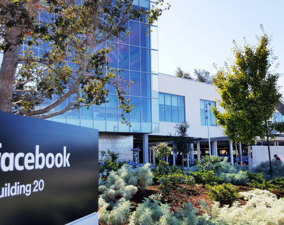 Λευκός Οίκος κατά Facebook: Δεν κάνετε αρκετά για να περιορίσετε την παραπληροφόρηση