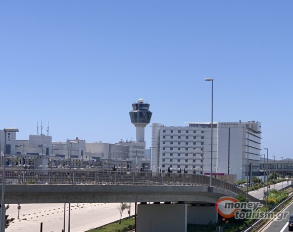 Οι “ακυρώσεις”, τα πράσινα άλογα, οι ανύπαρκτοι έλεγχοι στα αεροδρόμια, τα ψεύτικα πιστοποιητικά και τα …παγκάκια της Σαντορίνης