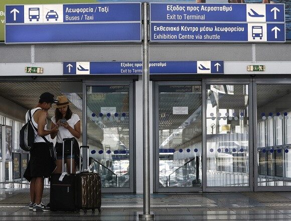 Παραμένει στην «πορτοκαλί» λίστα η Ελλάδα για τη Μεγάλη Βρετανία – Ποιες χώρες υποβαθμίζονται