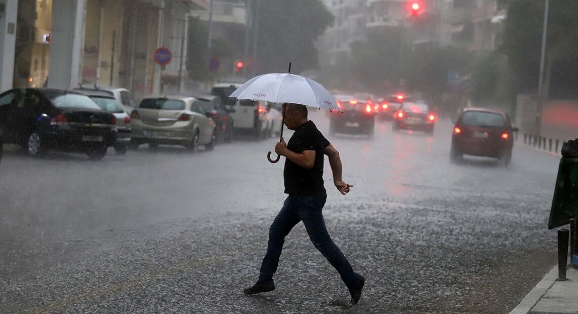 Eκτακτο δελτίο ΕΜΥ: Ερχονται καταιγίδες και χαλάζι