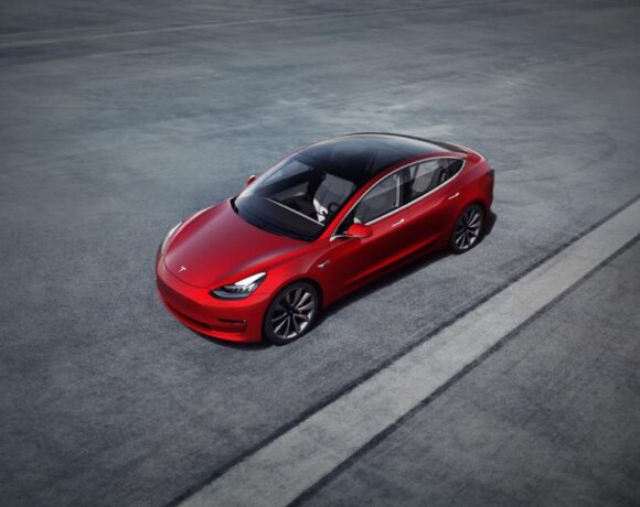 Tesla: Δικάζεται η πιθανή υπαιτιότητα του Autopilot σε δυστύχημα
